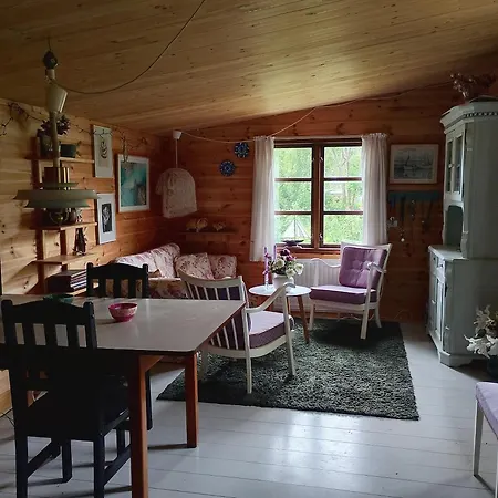 Vakantiehuis Peaceful With View Near Fjord Trails *